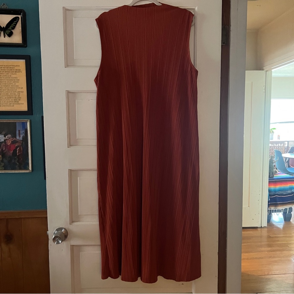 Ava & Viv Sleeveless Ribbed Midi Dress in Rust
